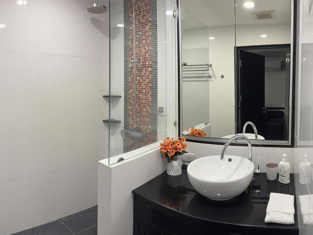 Andaman Hills - 3br Sea View Townhouse Semesterbostad Patong